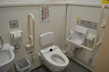 多目的トイレ