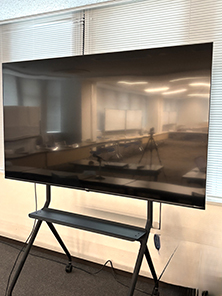 85インチ大型モニター